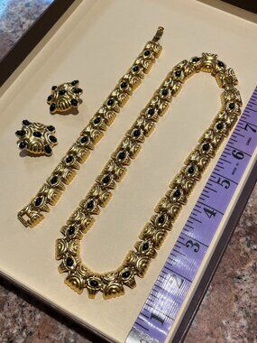 FULL Vintage Oscar de la Renta Gold Necklace, Bracelet, Earring Set (stamped)
